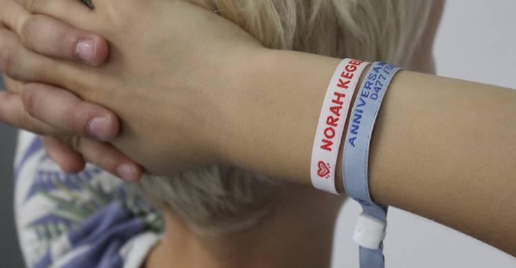 sos armband met telefoonnummer en naam