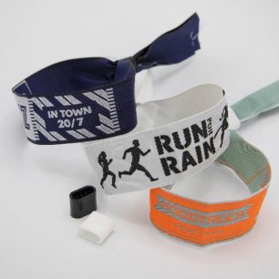 25mm festivalbandjes met eigen logo Concertbandje logo