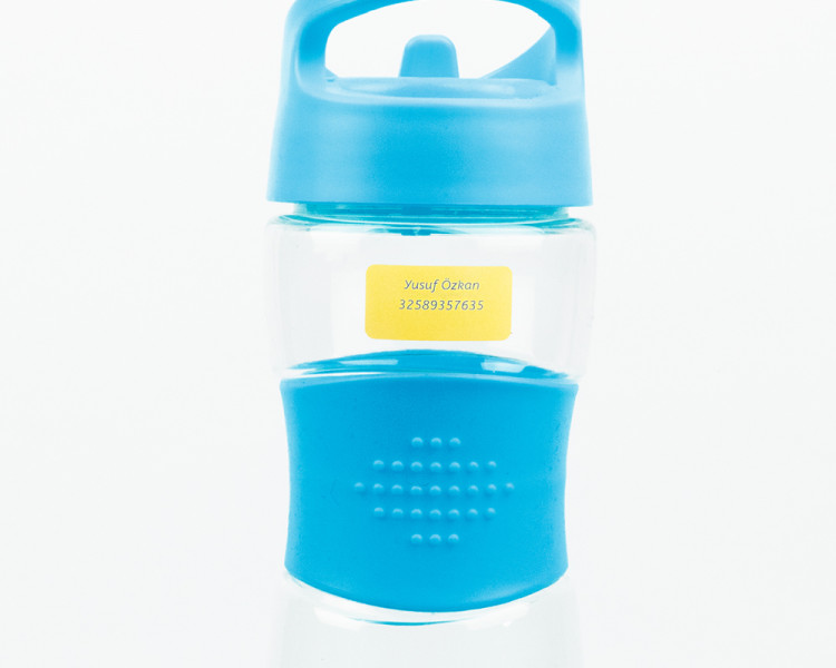 Naamstickers op fles