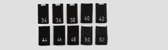 Zwart recycled polyester – geweven maatlabels 34 t/m 52 